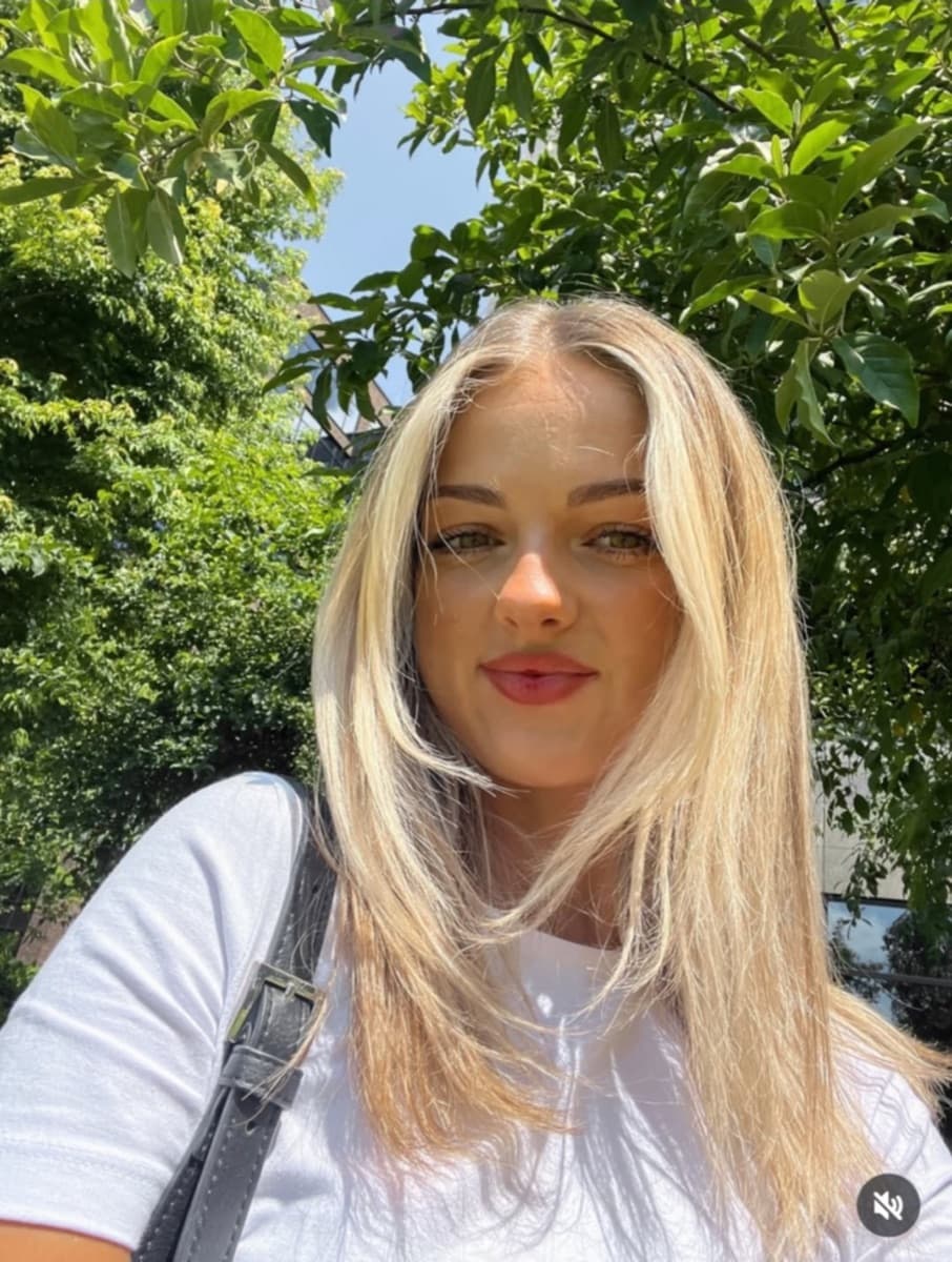 Bětka, Socials / Marketing